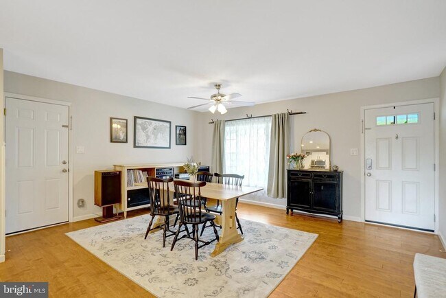 Building Photo - 6510 Carriage Dr