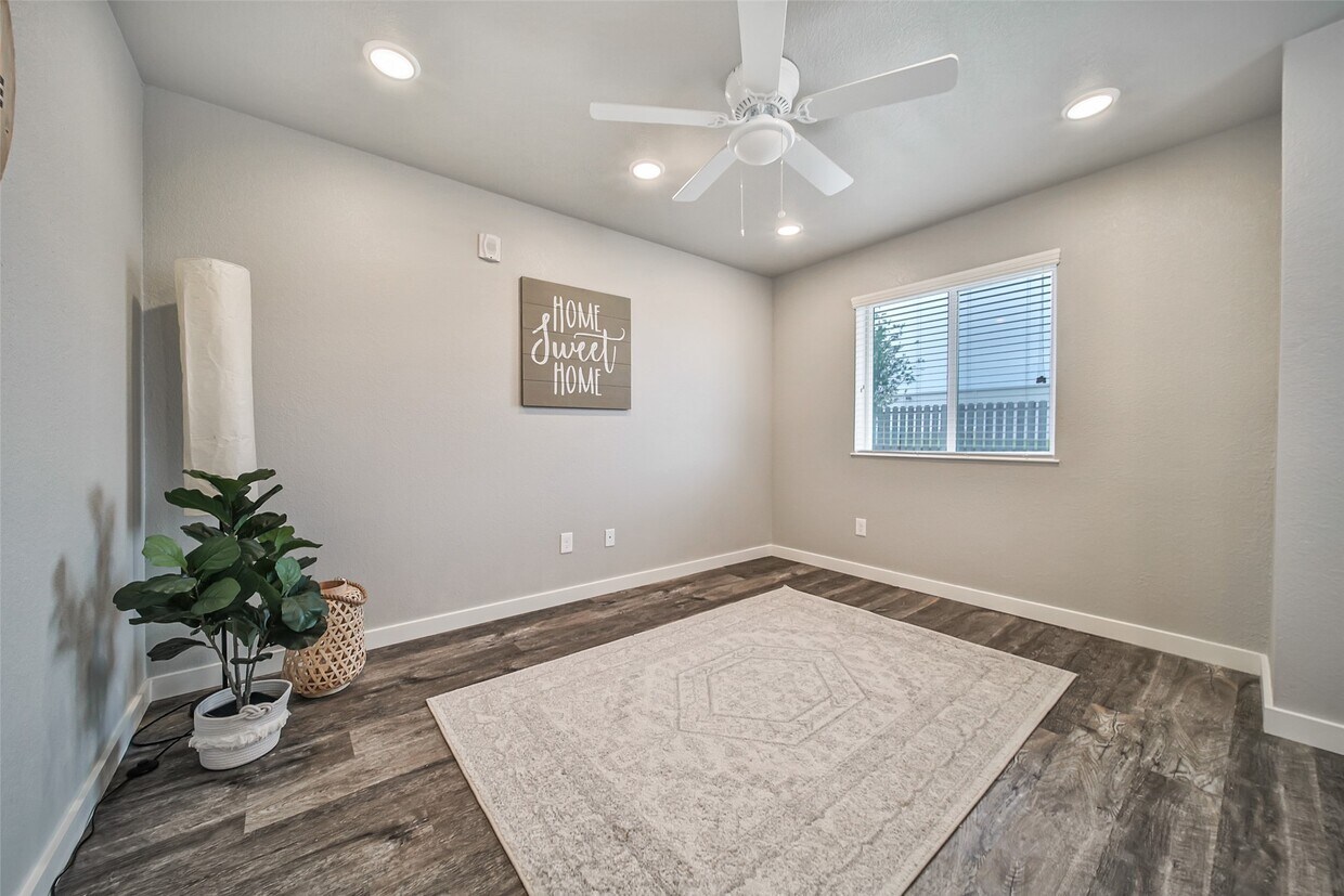 Foto principal - 21155 Gosling Rd