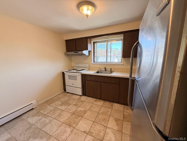 Foto del edificio - 95 Graywood Rd