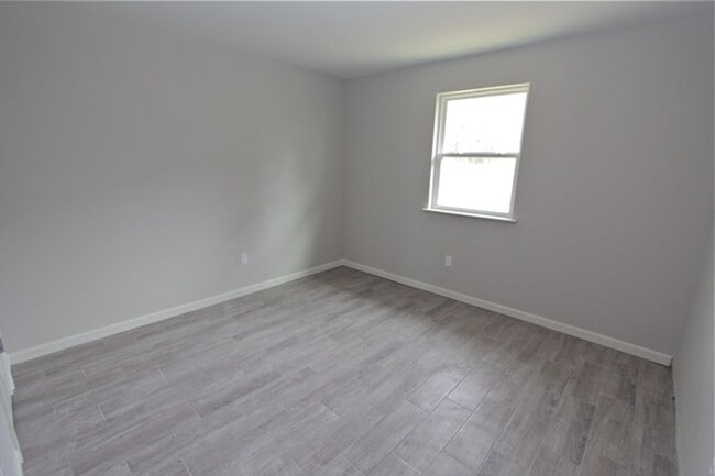 Building Photo - 29194