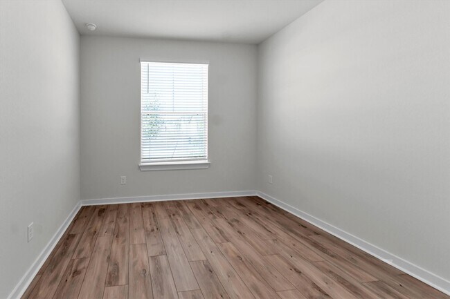 Foto del edificio - 16906 Tulip Row Ln