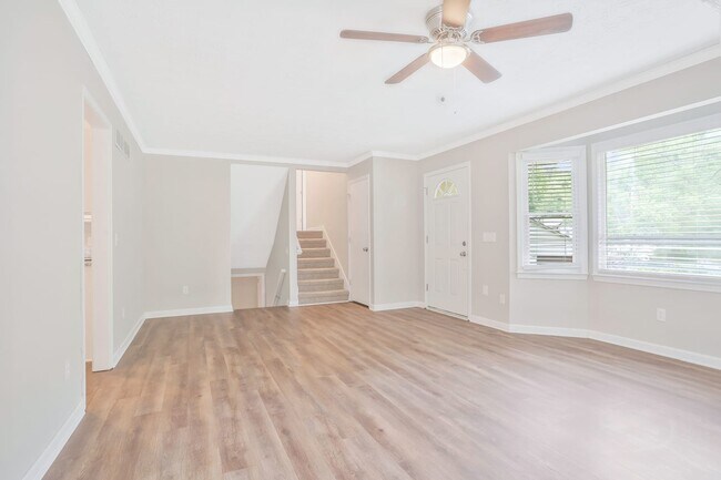 Building Photo - 2462 Chauncey Ln