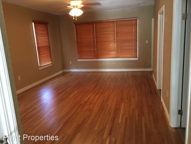 Building Photo - 3 br, 1 bath House - 1110 N Dearborn St