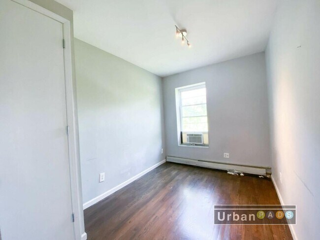 Building Photo - 132 Nostrand Ave