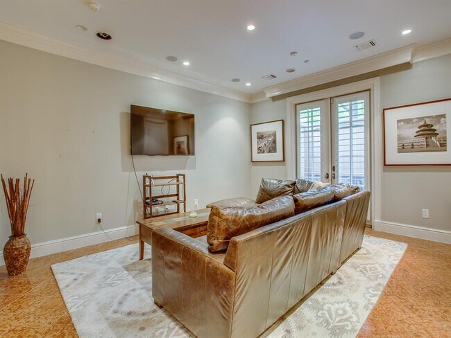 Foto del edificio - 3340 Blackburn St
