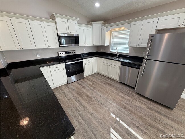 Foto del edificio - 6744 N Waycross Way