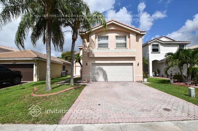 Building Photo - 2432 SW 161st Ave