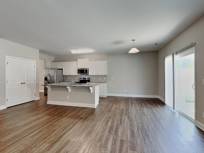 Foto del edificio - 3820 Sapphire Ridge Ct