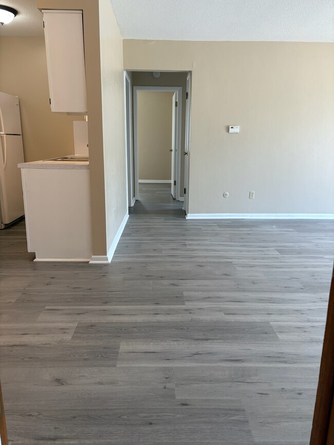 Building Photo - 820 4TH ST