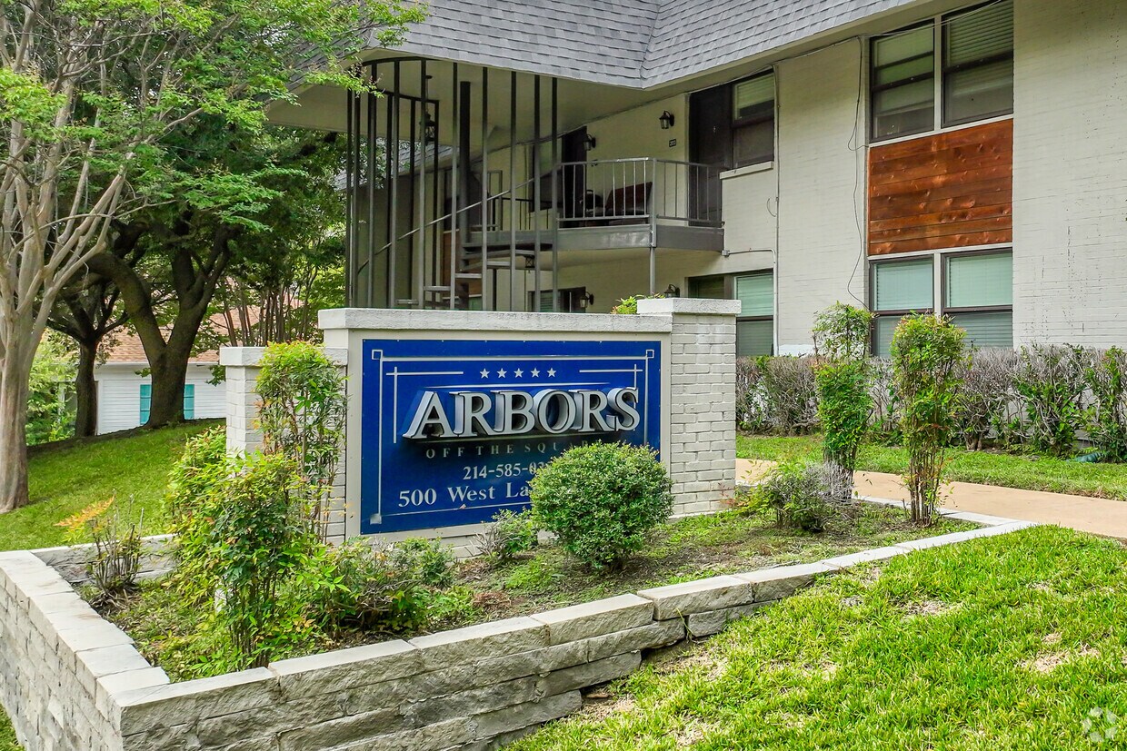 Arbors Off The Square Apartments in McKinney, TX