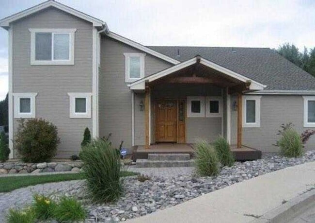 Building Photo - Large 4 bedroom plus bonus room in NW Reno...