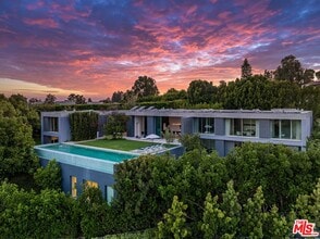 Building Photo - 670 Perugia Way