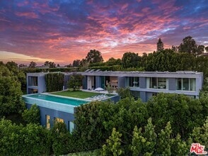 Building Photo - 670 Perugia Way