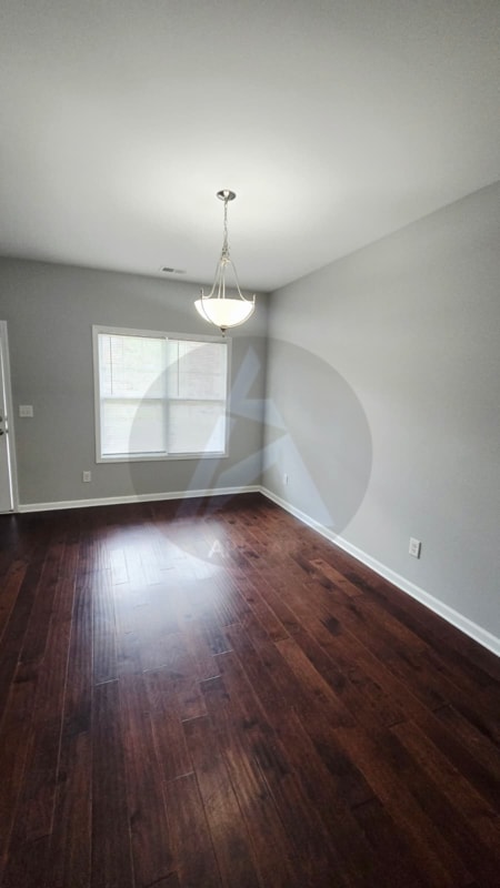 Building Photo - 208 Persian Ivy Way