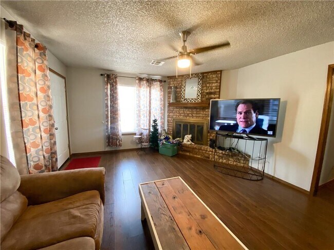 Foto del edificio - 1105 Parkview Dr