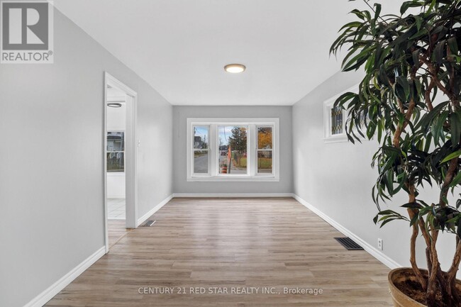 Building Photo - 5082 St Lawrence Ave