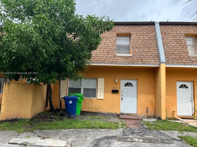 Building Photo - 5955 NW 25th Ct