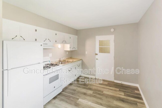 Foto del edificio - 1021 Tollview Ave