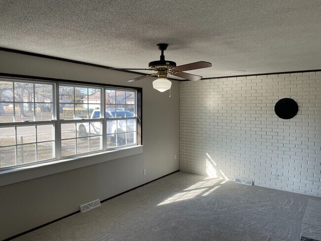 Foto del edificio - Rogersville Living at a great price .