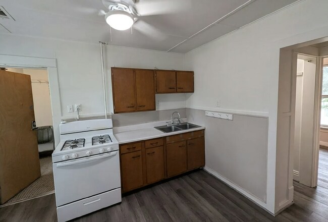 Foto del edificio - ?? Affordable 1BR/1BA Apartment – Pet Friendly with Shared Yard