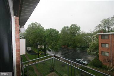 Foto del edificio - 2842 Annandale Rd