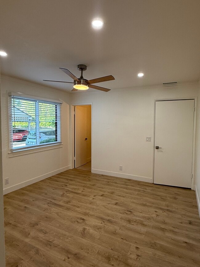 private room - 521 W Montecito St