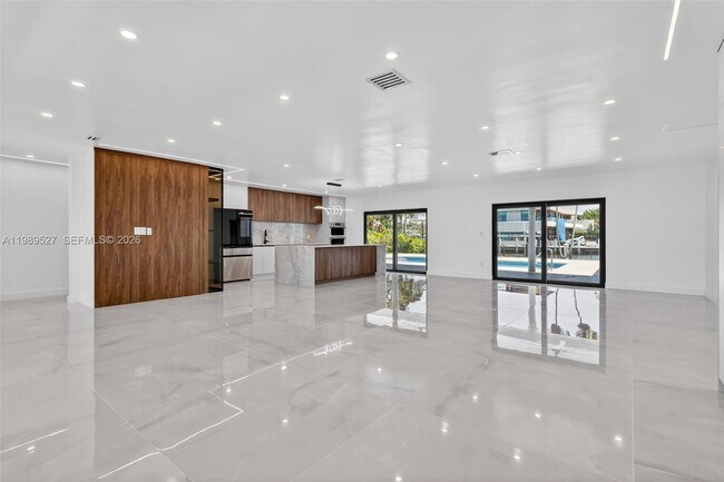 Building Photo - 607 Layne Blvd