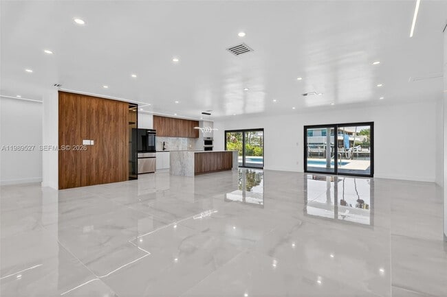 Foto del edificio - 607 Layne Blvd