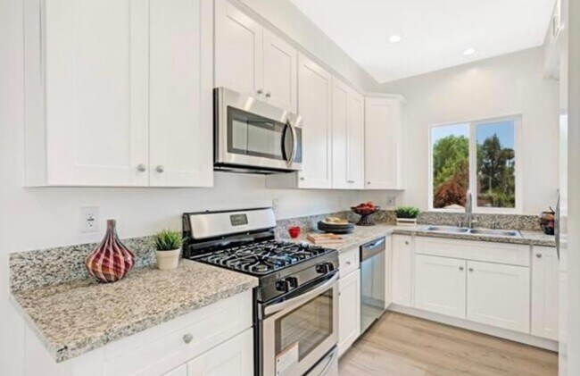 Foto del edificio - 9861 N Lassen Ct