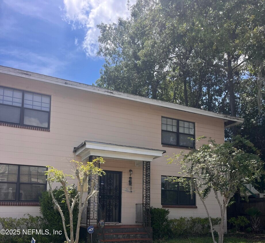 Foto principal - 1410 McDuff Ave S