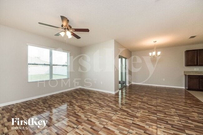 Foto del edificio - 1425 Tawny Ridge Rd