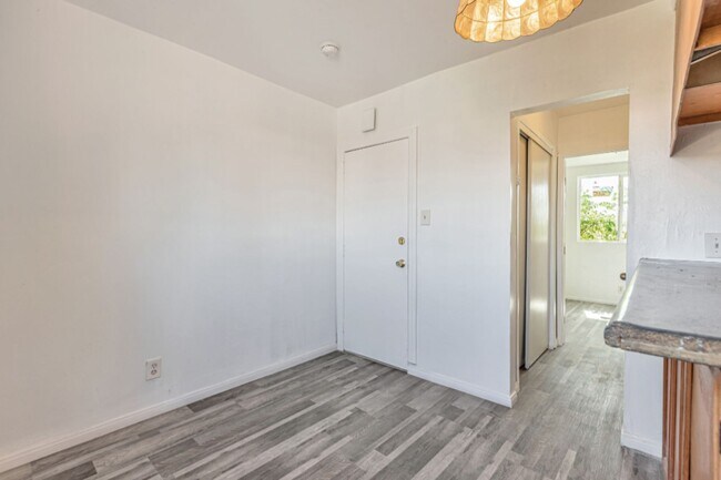 Foto del edificio - 847 W 43rd St