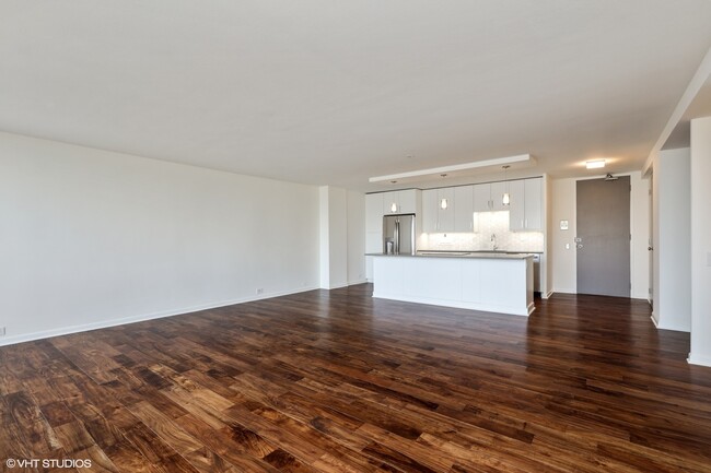 Building Photo - 330 W Diversey Pkwy