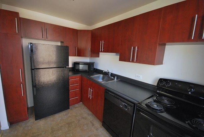 Building Photo - 1009 N La Salle Dr