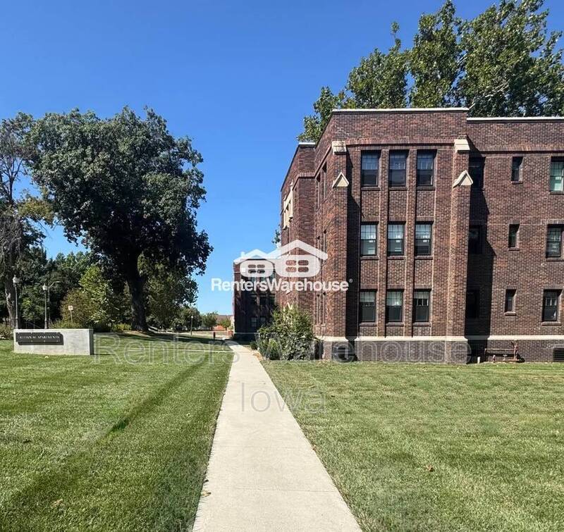 Foto principal - 2305 Grand Ave