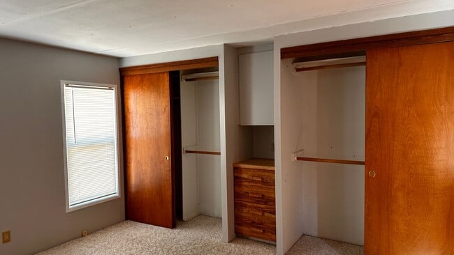 Building Photo - 2 Bedroom 1 Bath Mobile Home