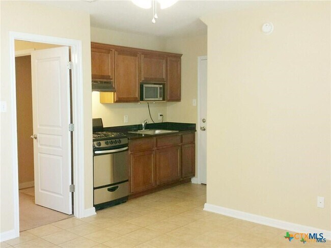 Building Photo - 112 Rush Haven