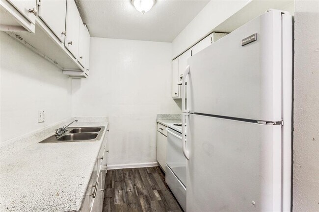 Foto del edificio - 5917 Gaston Ave