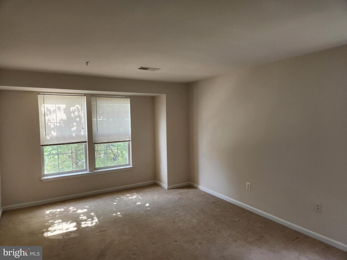 7530 Coxton Ct Unit 113, Alexandria, VA 22306 Room for Rent in