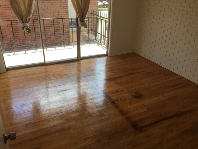 Foto del edificio - 420 Westheimer Rd