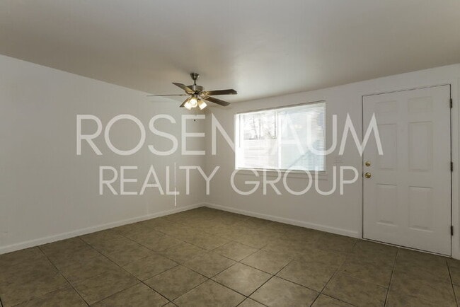 Building Photo - Beautifully updated 3-bedrooms, 2-baths ho...