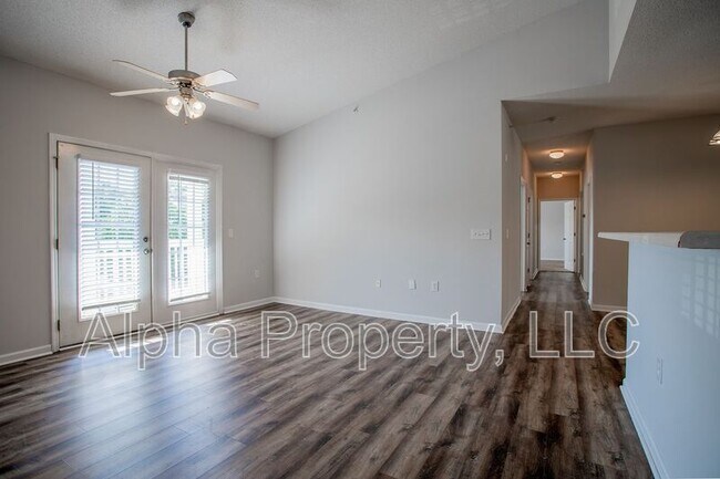 Building Photo - 531 McKenna Cir