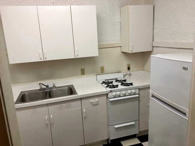 Foto del edificio - Uptown Studio, one block off of St. Charle...