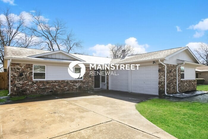 Foto principal - 3 Bedroom Pet-Friendly Home in BURLESON, T...