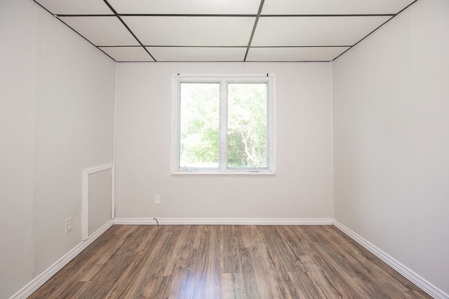 Building Photo - 3408 E 140th St