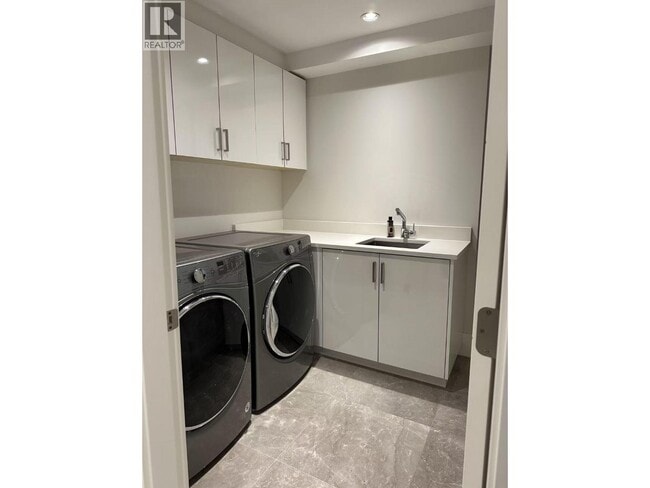 Photo du bâtiment - Ground Level-12xx FULTON AVENUE