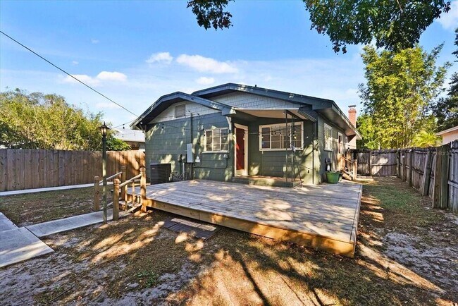 Foto del edificio - 303 E Paris St