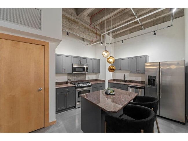 Building Photo - 601 S Marquette Ave