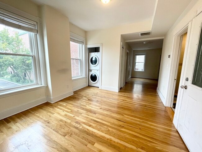 Building Photo - 92 L St