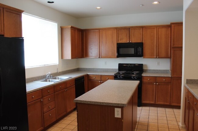 Building Photo - 9033 Attractive Ct